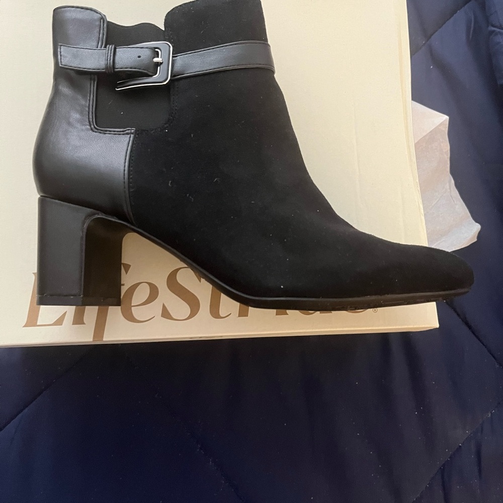 Lifestride black booties